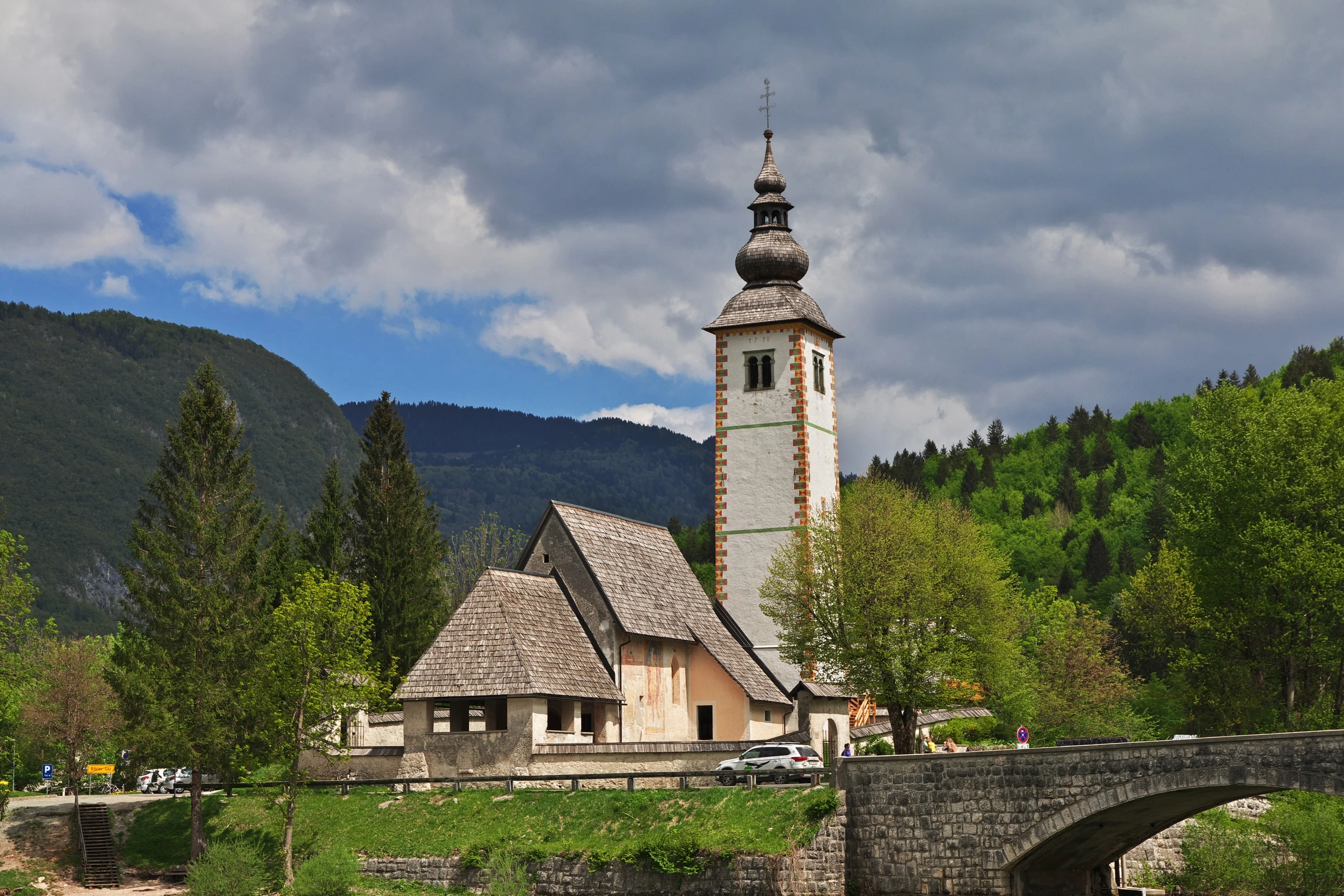 Lac de Bohinj et église Saint-Jean-Baptiste